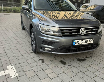 Сірий Фольксваген Tiguan Allspace, об'ємом двигуна 1.98 л та пробігом 237 тис. км за 27500 $, фото 1 на Automoto.ua