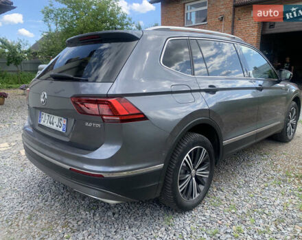Серый Фольксваген Tiguan Allspace, объемом двигателя 2 л и пробегом 215 тыс. км за 27100 $, фото 3 на Automoto.ua