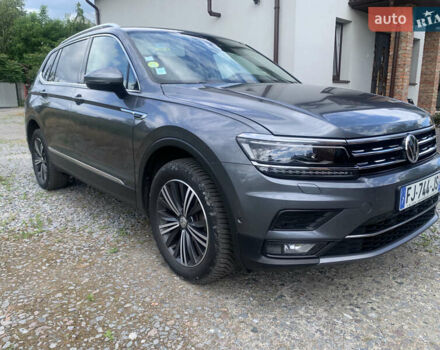 Серый Фольксваген Tiguan Allspace, объемом двигателя 2 л и пробегом 215 тыс. км за 27100 $, фото 1 на Automoto.ua