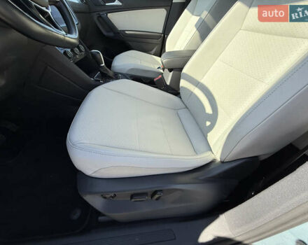 Серый Фольксваген Tiguan Allspace, объемом двигателя 2 л и пробегом 79 тыс. км за 23800 $, фото 19 на Automoto.ua
