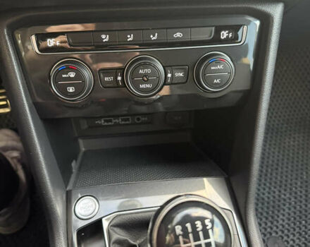 Сірий Фольксваген Tiguan Allspace, об'ємом двигуна 1.98 л та пробігом 237 тис. км за 27500 $, фото 39 на Automoto.ua