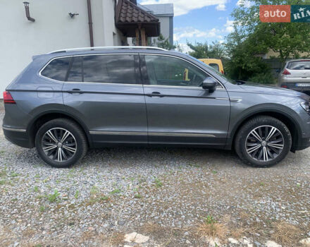 Серый Фольксваген Tiguan Allspace, объемом двигателя 2 л и пробегом 215 тыс. км за 27100 $, фото 2 на Automoto.ua