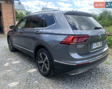 Серый Фольксваген Tiguan Allspace, объемом двигателя 2 л и пробегом 215 тыс. км за 27100 $, фото 4 на Automoto.ua