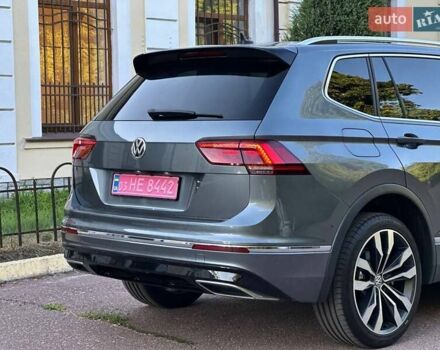 Серый Фольксваген Tiguan Allspace, объемом двигателя 2 л и пробегом 231 тыс. км за 27000 $, фото 6 на Automoto.ua