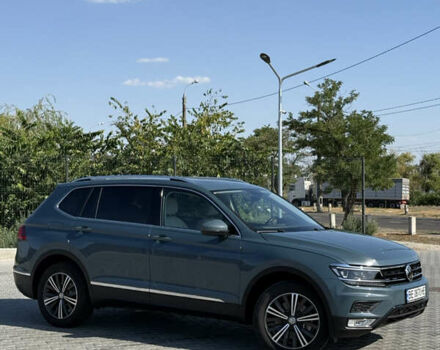 Серый Фольксваген Tiguan Allspace, объемом двигателя 2 л и пробегом 79 тыс. км за 23800 $, фото 5 на Automoto.ua