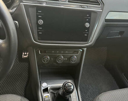Сірий Фольксваген Tiguan Allspace, об'ємом двигуна 1.98 л та пробігом 237 тис. км за 27500 $, фото 35 на Automoto.ua