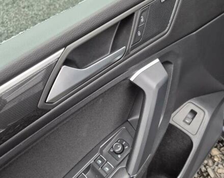 Серый Фольксваген Tiguan Allspace, объемом двигателя 2 л и пробегом 184 тыс. км за 29499 $, фото 45 на Automoto.ua