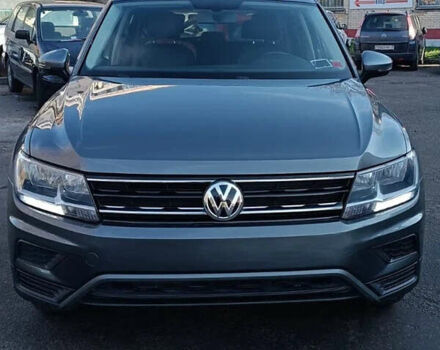 Серый Фольксваген Tiguan Allspace, объемом двигателя 1.98 л и пробегом 112 тыс. км за 17000 $, фото 1 на Automoto.ua