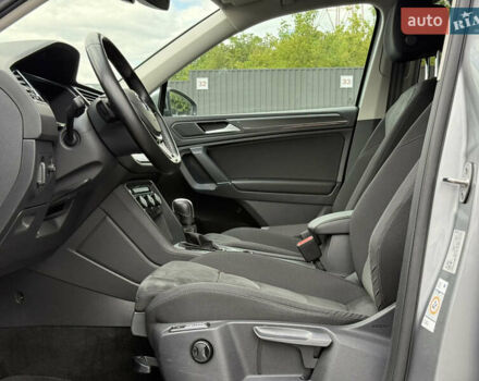 Серый Фольксваген Tiguan Allspace, объемом двигателя 2 л и пробегом 192 тыс. км за 29874 $, фото 30 на Automoto.ua