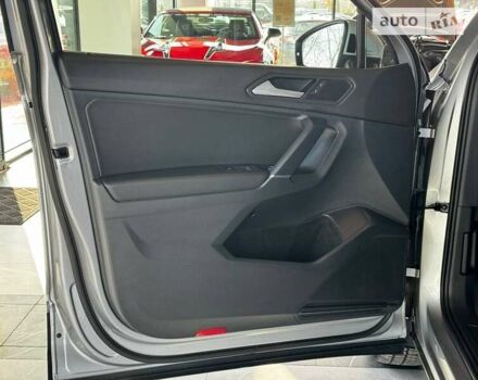 Серый Фольксваген Tiguan Allspace, объемом двигателя 0 л и пробегом 43 тыс. км за 24900 $, фото 34 на Automoto.ua