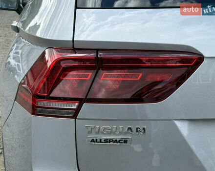 Серый Фольксваген Tiguan Allspace, объемом двигателя 2 л и пробегом 192 тыс. км за 29874 $, фото 21 на Automoto.ua
