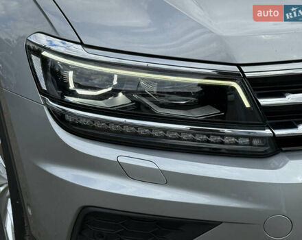 Серый Фольксваген Tiguan Allspace, объемом двигателя 2 л и пробегом 192 тыс. км за 29874 $, фото 13 на Automoto.ua