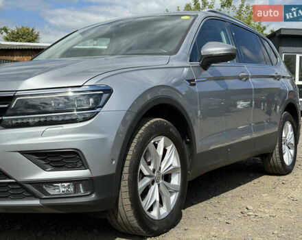 Серый Фольксваген Tiguan Allspace, объемом двигателя 2 л и пробегом 192 тыс. км за 29874 $, фото 10 на Automoto.ua