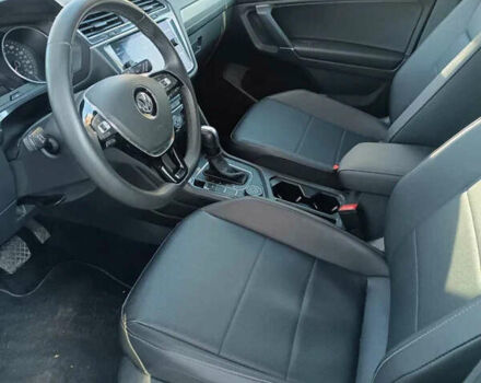 Серый Фольксваген Tiguan Allspace, объемом двигателя 1.98 л и пробегом 112 тыс. км за 17000 $, фото 8 на Automoto.ua