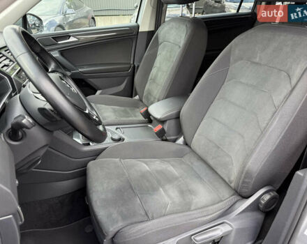 Серый Фольксваген Tiguan Allspace, объемом двигателя 2 л и пробегом 192 тыс. км за 29874 $, фото 31 на Automoto.ua