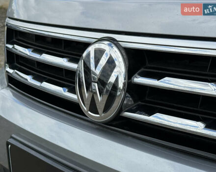 Серый Фольксваген Tiguan Allspace, объемом двигателя 2 л и пробегом 192 тыс. км за 29874 $, фото 14 на Automoto.ua