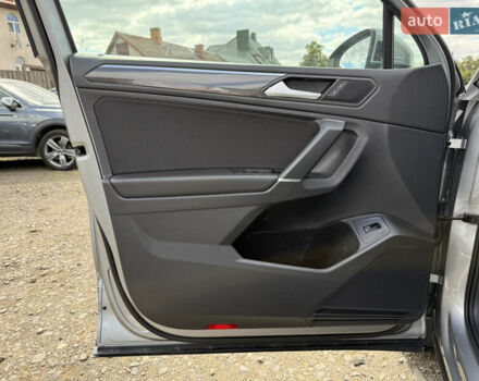 Серый Фольксваген Tiguan Allspace, объемом двигателя 2 л и пробегом 192 тыс. км за 29874 $, фото 36 на Automoto.ua