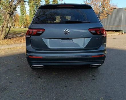 Серый Фольксваген Tiguan Allspace, объемом двигателя 1.98 л и пробегом 112 тыс. км за 17000 $, фото 4 на Automoto.ua