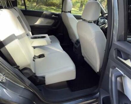 Серый Фольксваген Tiguan Allspace, объемом двигателя 2 л и пробегом 70 тыс. км за 24500 $, фото 15 на Automoto.ua