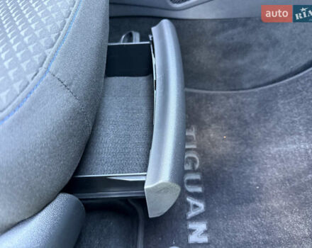 Сірий Фольксваген Tiguan Allspace, об'ємом двигуна 2 л та пробігом 189 тис. км за 27950 $, фото 78 на Automoto.ua