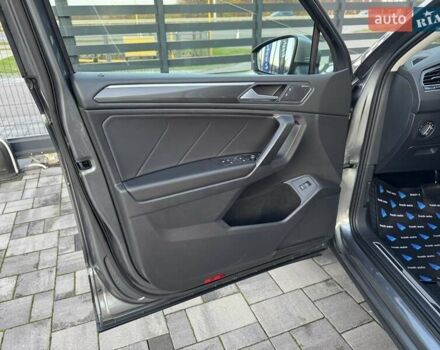 Серый Фольксваген Tiguan Allspace, объемом двигателя 2 л и пробегом 174 тыс. км за 33700 $, фото 13 на Automoto.ua