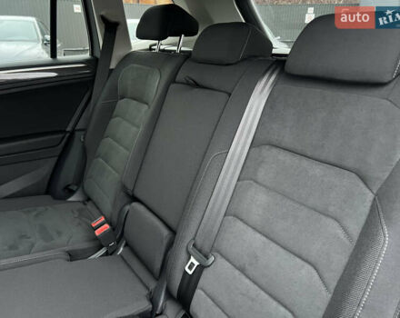 Сірий Фольксваген Tiguan Allspace, об'ємом двигуна 2 л та пробігом 204 тис. км за 29070 $, фото 35 на Automoto.ua