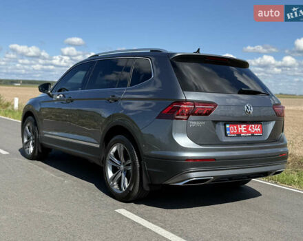 Сірий Фольксваген Tiguan Allspace, об'ємом двигуна 2 л та пробігом 189 тис. км за 27950 $, фото 1 на Automoto.ua