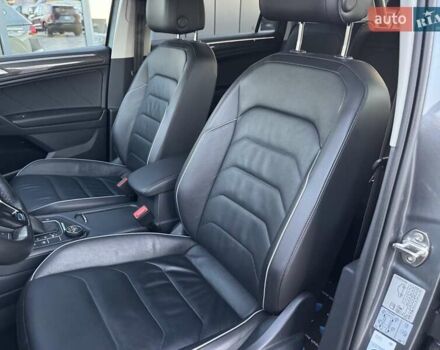 Серый Фольксваген Tiguan Allspace, объемом двигателя 2 л и пробегом 174 тыс. км за 33700 $, фото 20 на Automoto.ua