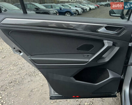 Сірий Фольксваген Tiguan Allspace, об'ємом двигуна 2 л та пробігом 204 тис. км за 29070 $, фото 37 на Automoto.ua