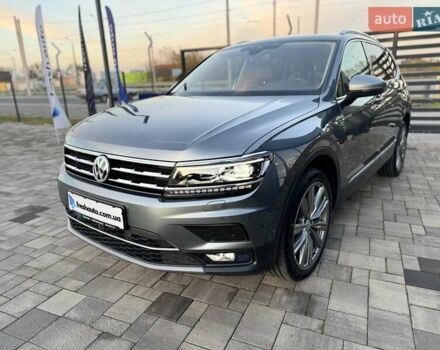 Серый Фольксваген Tiguan Allspace, объемом двигателя 2 л и пробегом 174 тыс. км за 33700 $, фото 7 на Automoto.ua