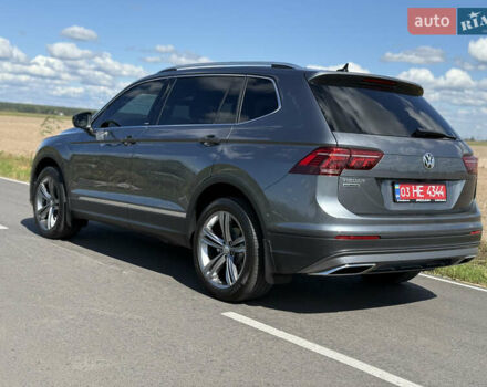 Сірий Фольксваген Tiguan Allspace, об'ємом двигуна 2 л та пробігом 189 тис. км за 27950 $, фото 5 на Automoto.ua