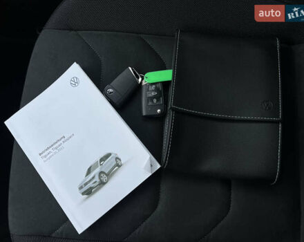 Сірий Фольксваген Tiguan Allspace, об'ємом двигуна 2 л та пробігом 204 тис. км за 29070 $, фото 93 на Automoto.ua