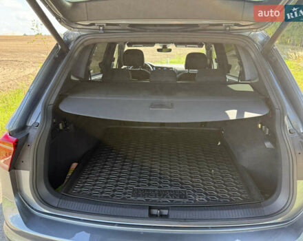 Сірий Фольксваген Tiguan Allspace, об'ємом двигуна 2 л та пробігом 189 тис. км за 27950 $, фото 32 на Automoto.ua