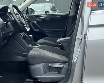Сірий Фольксваген Tiguan Allspace, об'ємом двигуна 2 л та пробігом 204 тис. км за 29070 $, фото 29 на Automoto.ua