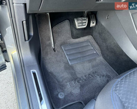 Сірий Фольксваген Tiguan Allspace, об'ємом двигуна 2 л та пробігом 189 тис. км за 27950 $, фото 45 на Automoto.ua