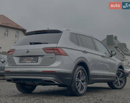 Сірий Фольксваген Tiguan Allspace, об'ємом двигуна 2 л та пробігом 204 тис. км за 29070 $, фото 7 на Automoto.ua