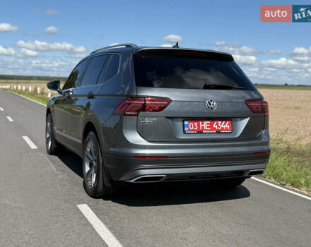 Сірий Фольксваген Tiguan Allspace, об'ємом двигуна 2 л та пробігом 189 тис. км за 27950 $, фото 3 на Automoto.ua