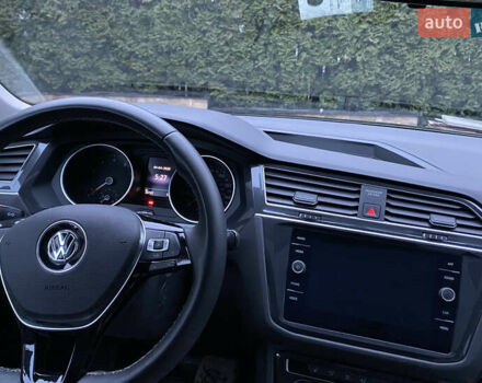 Серый Фольксваген Tiguan Allspace, объемом двигателя 2 л и пробегом 33 тыс. км за 23200 $, фото 22 на Automoto.ua