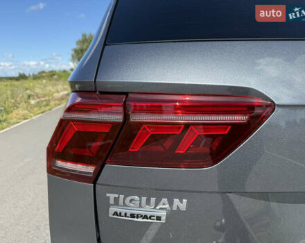 Сірий Фольксваген Tiguan Allspace, об'ємом двигуна 2 л та пробігом 189 тис. км за 27950 $, фото 26 на Automoto.ua