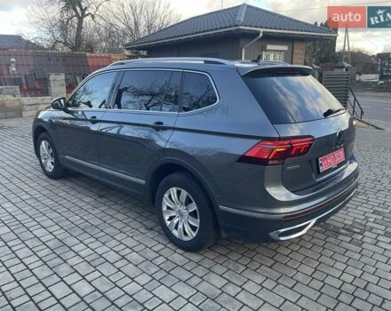 Серый Фольксваген Tiguan Allspace, объемом двигателя 2 л и пробегом 184 тыс. км за 35899 $, фото 2 на Automoto.ua