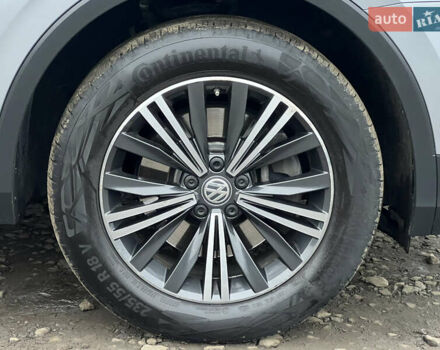 Сірий Фольксваген Tiguan Allspace, об'ємом двигуна 2 л та пробігом 204 тис. км за 29070 $, фото 24 на Automoto.ua