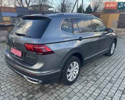 Серый Фольксваген Tiguan Allspace, объемом двигателя 2 л и пробегом 184 тыс. км за 35899 $, фото 4 на Automoto.ua