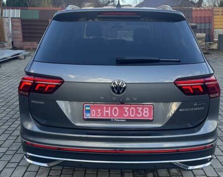 Серый Фольксваген Tiguan Allspace, объемом двигателя 2 л и пробегом 184 тыс. км за 35899 $, фото 3 на Automoto.ua