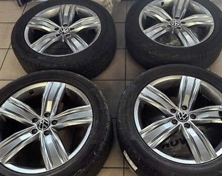 Серый Фольксваген Tiguan Allspace, объемом двигателя 2 л и пробегом 184 тыс. км за 35899 $, фото 7 на Automoto.ua