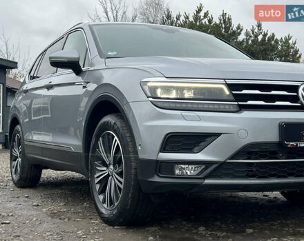 Сірий Фольксваген Tiguan Allspace, об'ємом двигуна 2 л та пробігом 204 тис. км за 29070 $, фото 9 на Automoto.ua
