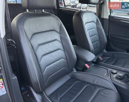 Серый Фольксваген Tiguan Allspace, объемом двигателя 2 л и пробегом 174 тыс. км за 33700 $, фото 38 на Automoto.ua