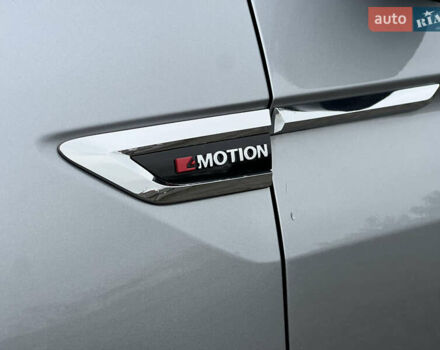 Сірий Фольксваген Tiguan Allspace, об'ємом двигуна 2 л та пробігом 204 тис. км за 29070 $, фото 15 на Automoto.ua