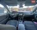 Серый Фольксваген Tiguan Allspace, объемом двигателя 2 л и пробегом 184 тыс. км за 35899 $, фото 5 на Automoto.ua