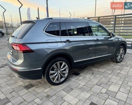 Серый Фольксваген Tiguan Allspace, объемом двигателя 2 л и пробегом 174 тыс. км за 33700 $, фото 2 на Automoto.ua