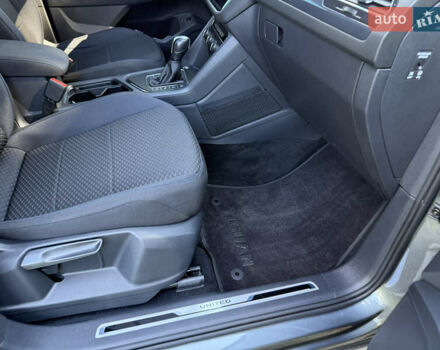 Сірий Фольксваген Tiguan Allspace, об'ємом двигуна 2 л та пробігом 189 тис. км за 27950 $, фото 76 на Automoto.ua